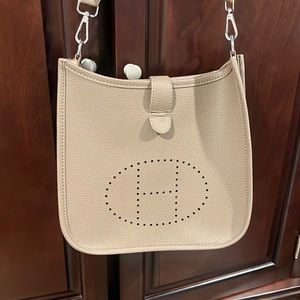 Fake Hermes knock off tan cross body
